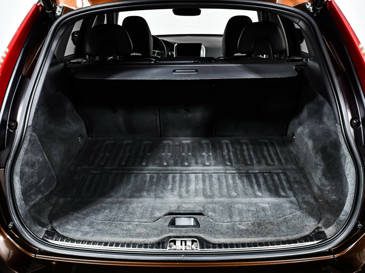 Volvo XC60 с пробегом — 2015 год. Фото: #16