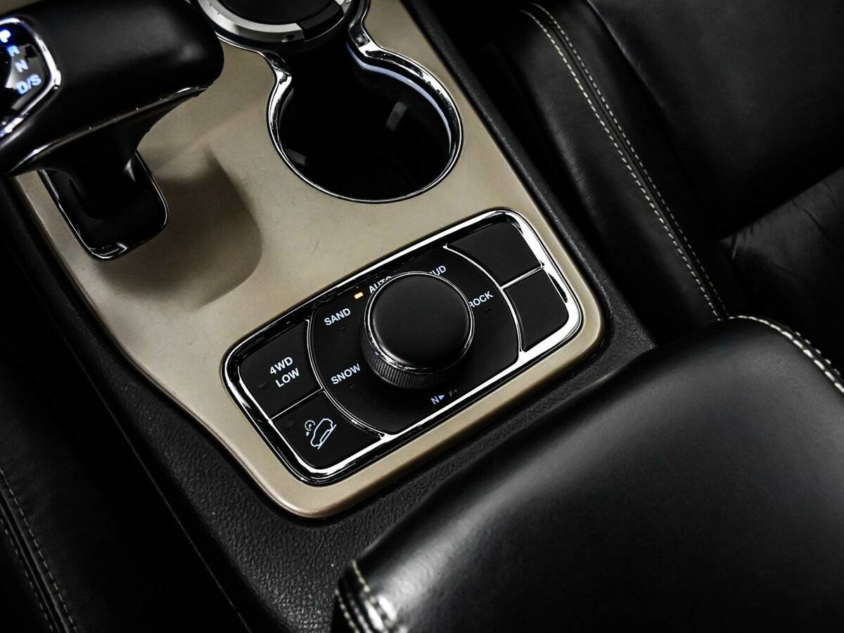 Jeep Grand Cherokee с пробегом — 2013 год. Фото: #17