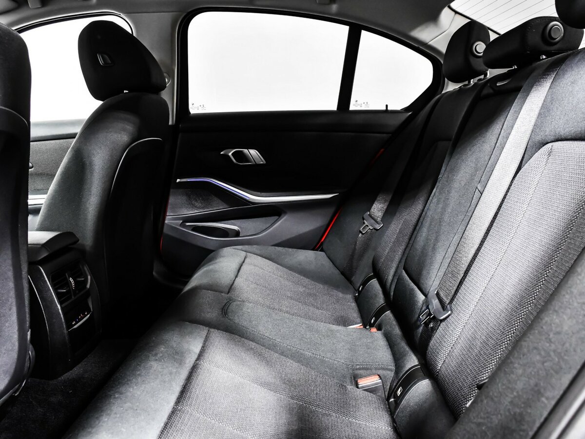 BMW 3 серии с пробегом — 2019 год. Фото: #9