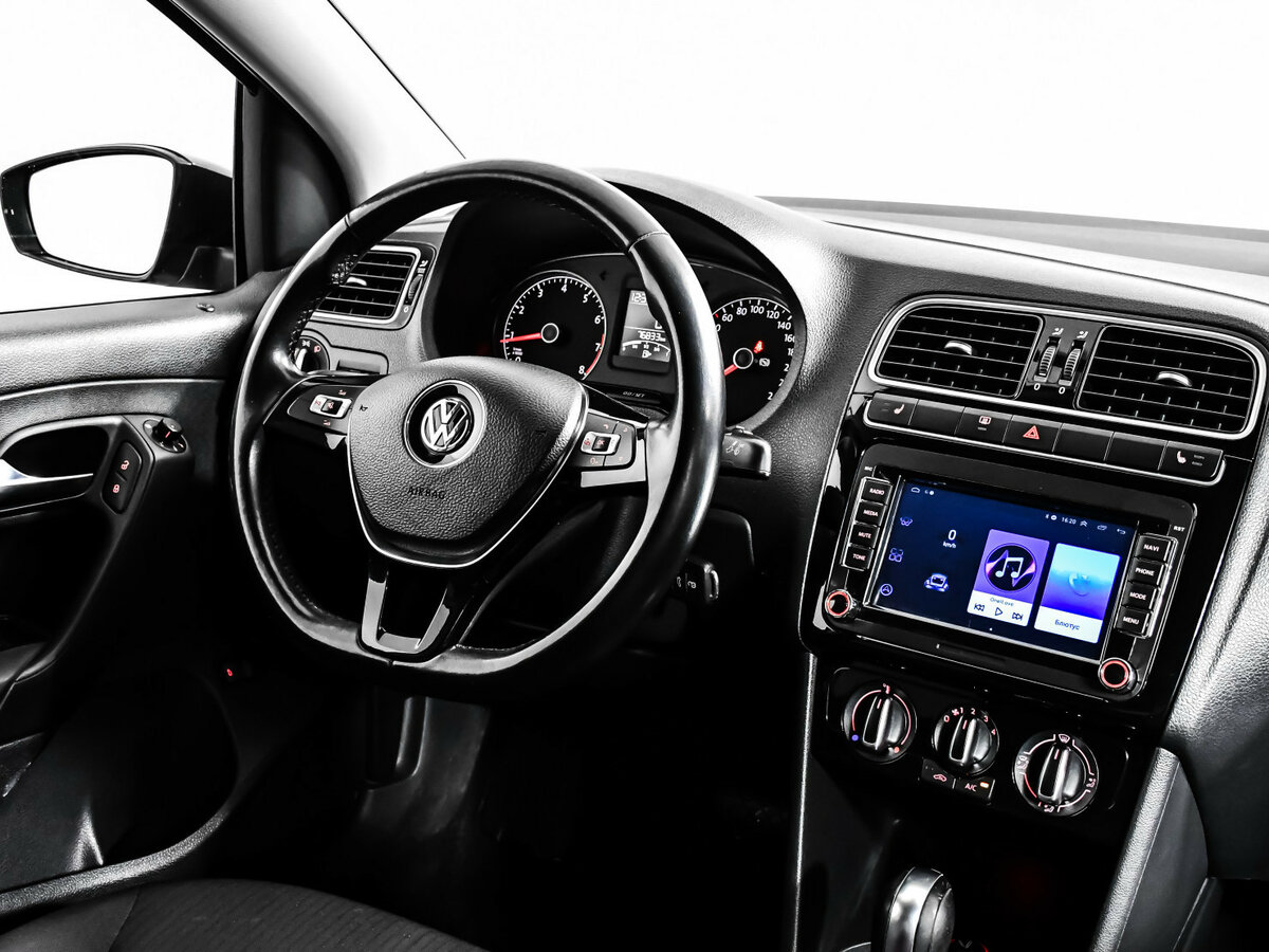 Volkswagen Polo с пробегом — 2017 год. Фото: #7