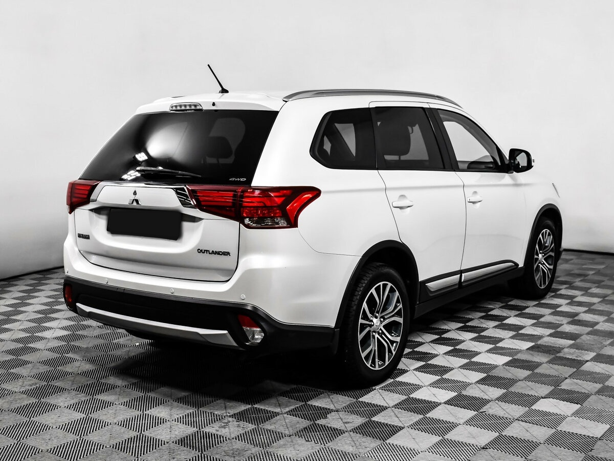 Mitsubishi Outlander с пробегом — 2016 год. Фото: #4