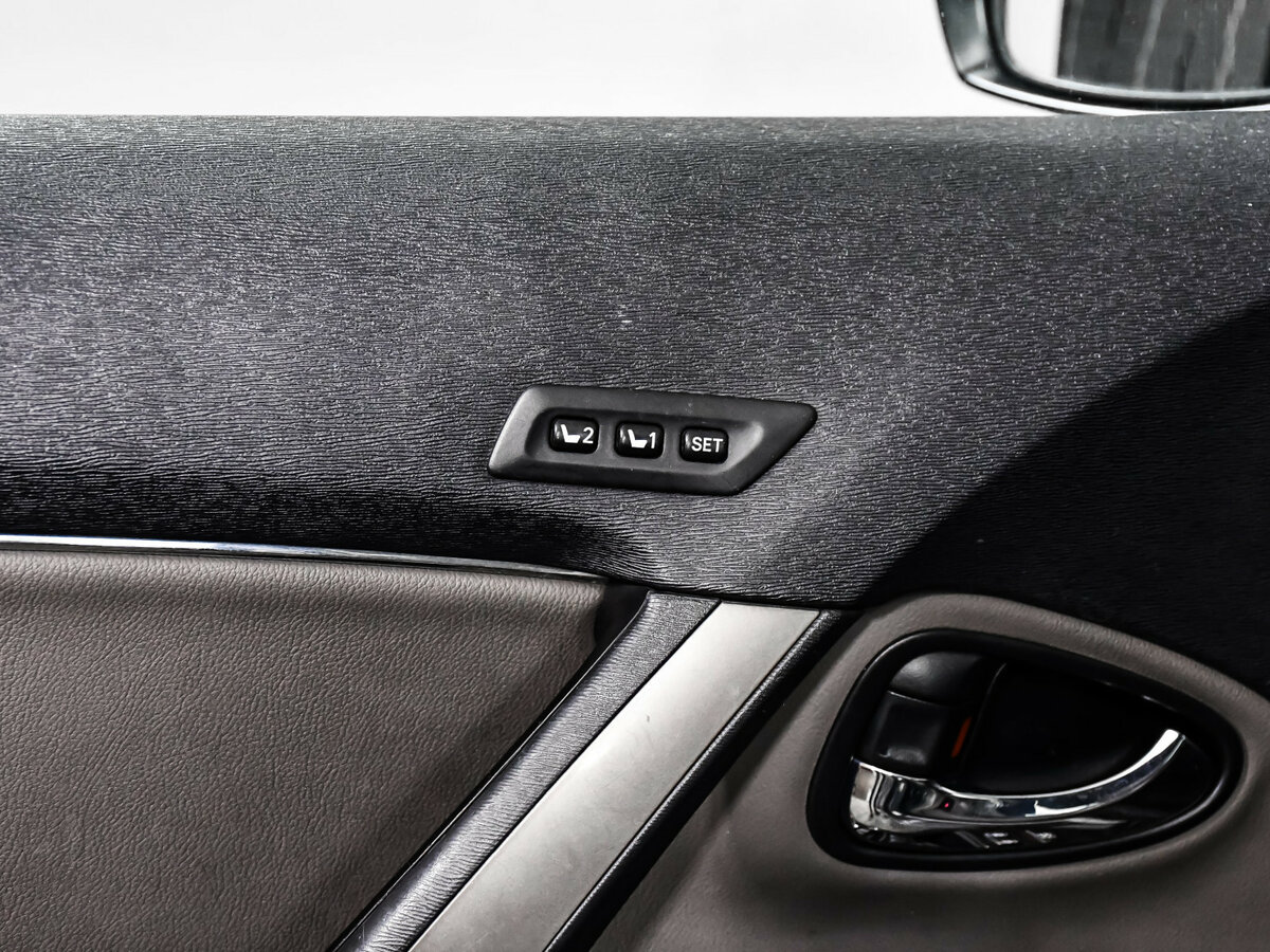 Toyota Avensis с пробегом — 2012 год. Фото: #12