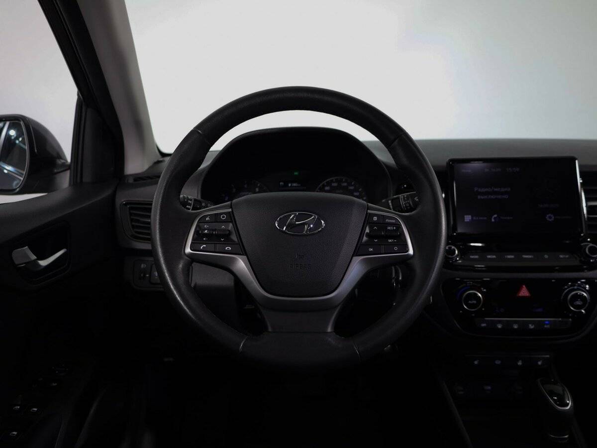 Hyundai Solaris с пробегом — 2021 год. Фото: #9