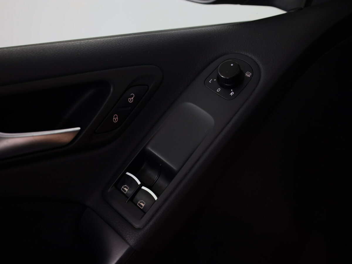 Volkswagen Golf с пробегом — 2012 год. Фото: #14