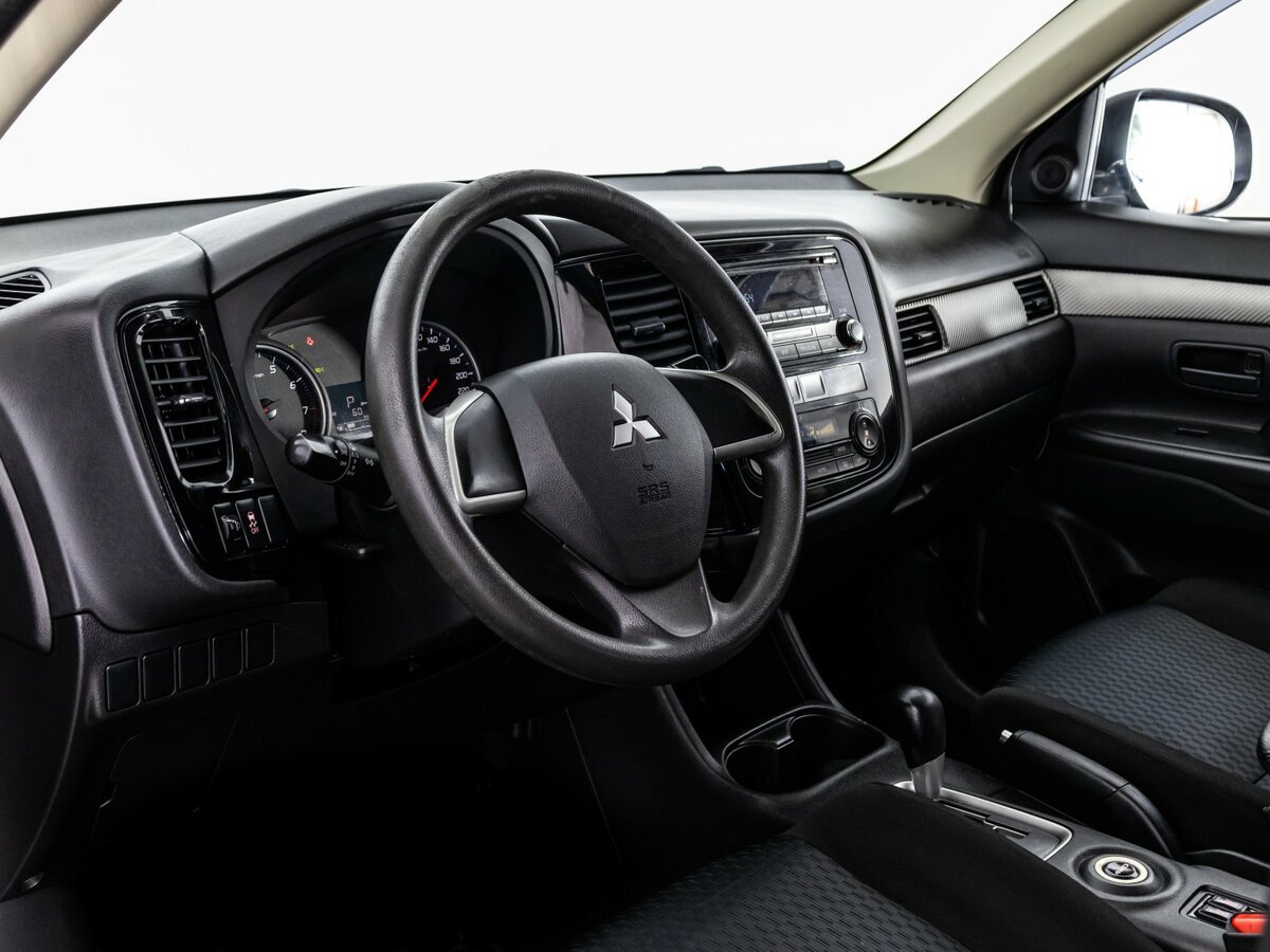 Mitsubishi Outlander с пробегом — 2014 год. Фото: #8
