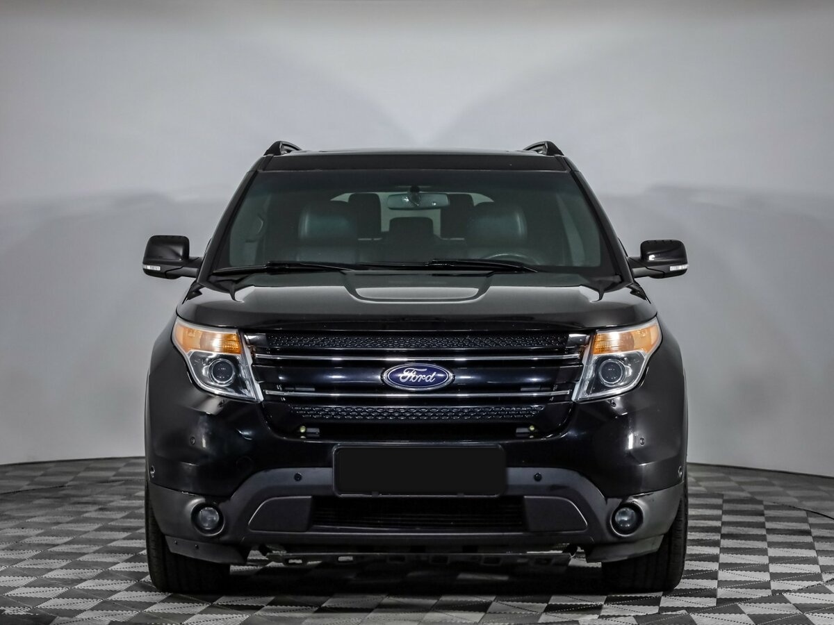 Ford Explorer с пробегом — 2013 год. Фото: #1