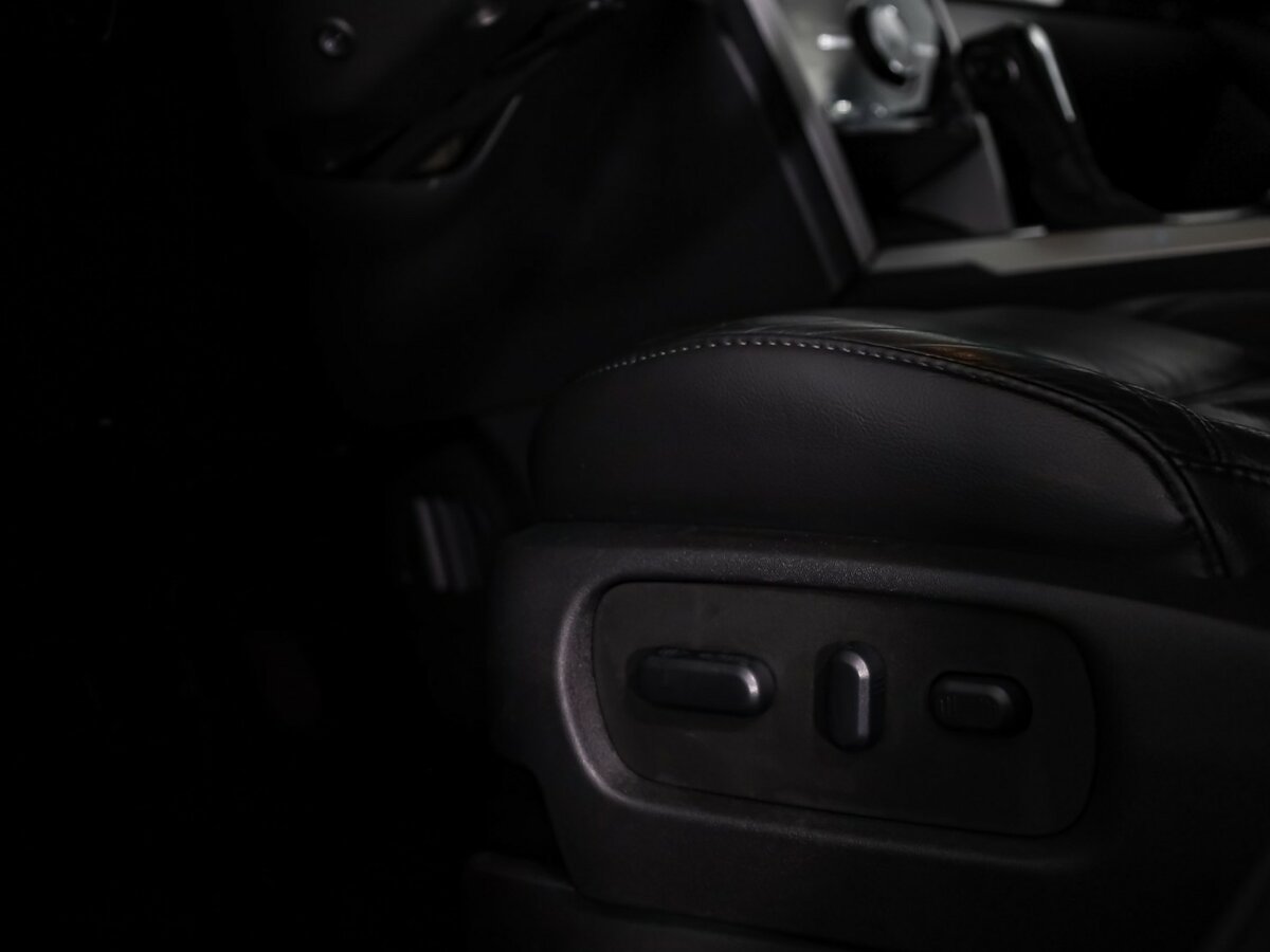 Ford Explorer с пробегом — 2013 год. Фото: #15