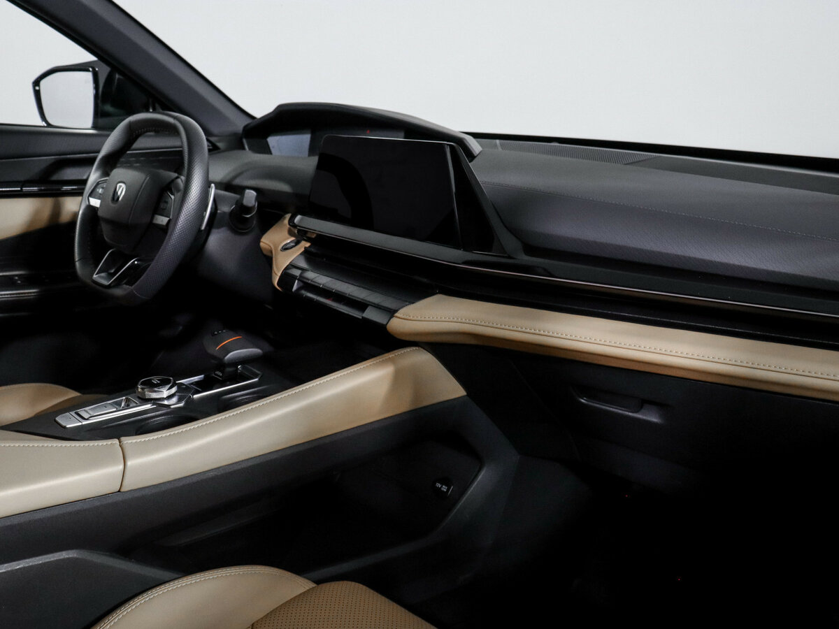 Changan UNI-V с пробегом — 2023 год. Фото: #6