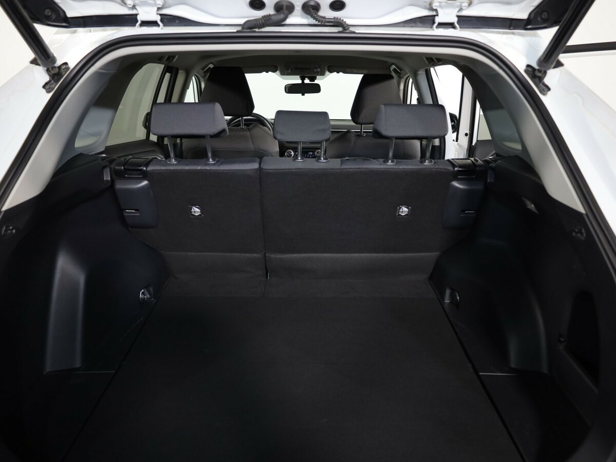 Toyota RAV4 с пробегом — 2019 год. Фото: #16