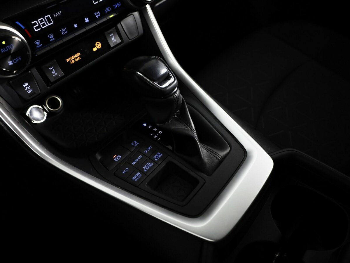 Toyota RAV4 с пробегом — 2019 год. Фото: #18