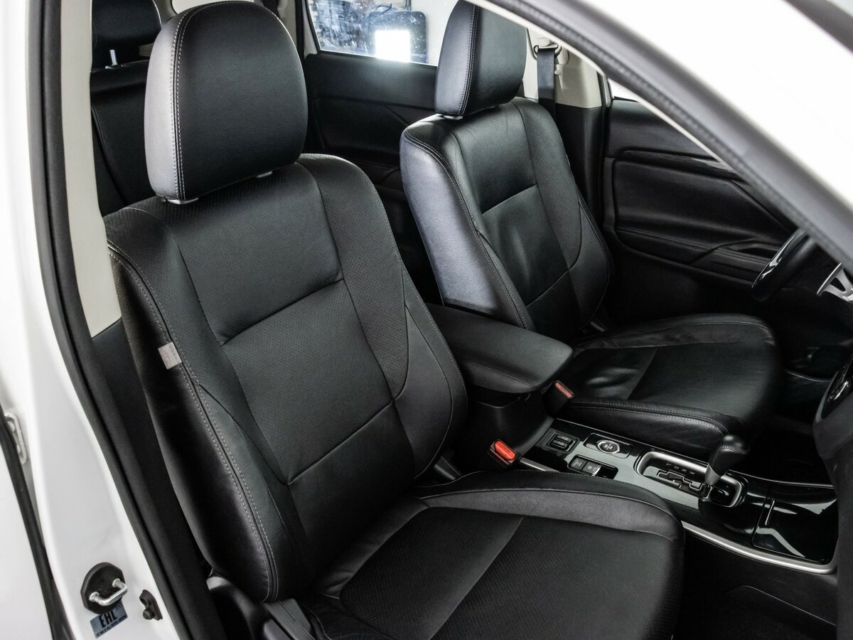 Mitsubishi Outlander с пробегом — 2017 год. Фото: #22