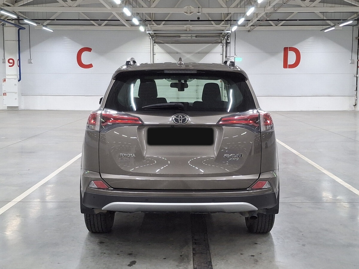 Toyota RAV4 с пробегом — 2015 год. Фото: #5