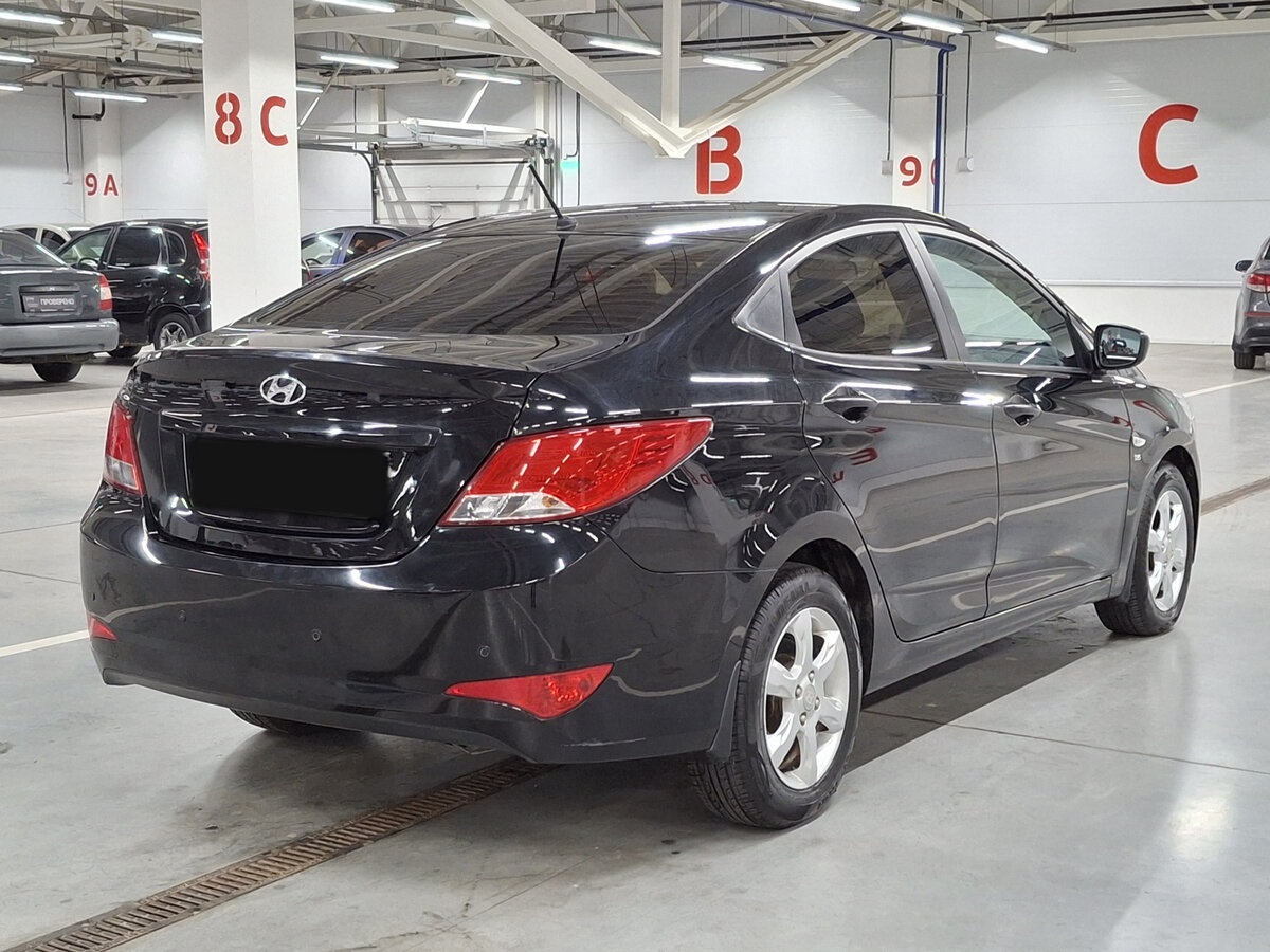 Hyundai Solaris с пробегом — 2015 год. Фото: #4