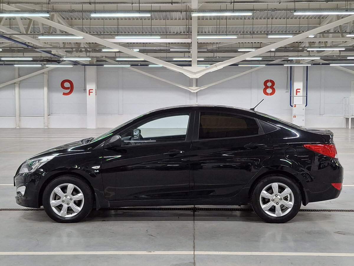 Hyundai Solaris с пробегом — 2015 год. Фото: #7