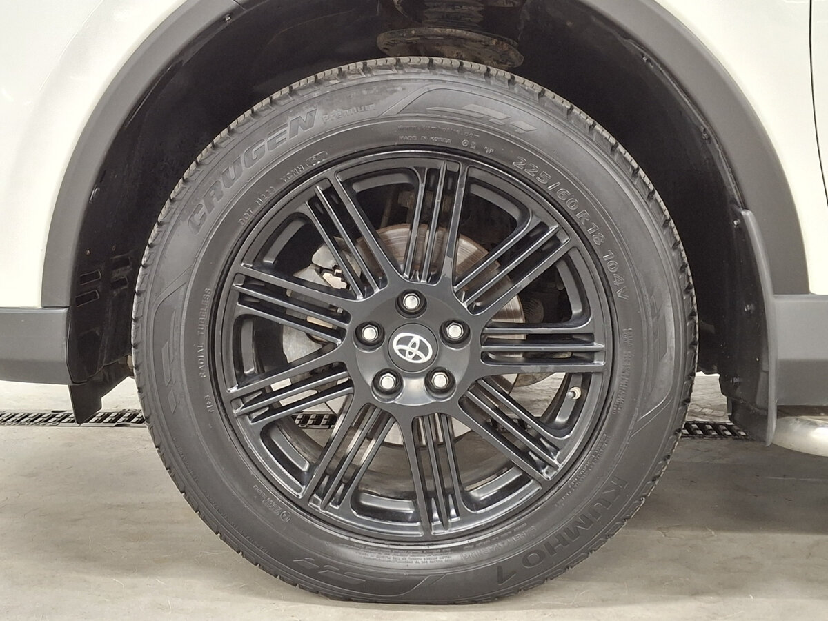 Toyota RAV4 с пробегом — 2017 год. Фото: #17