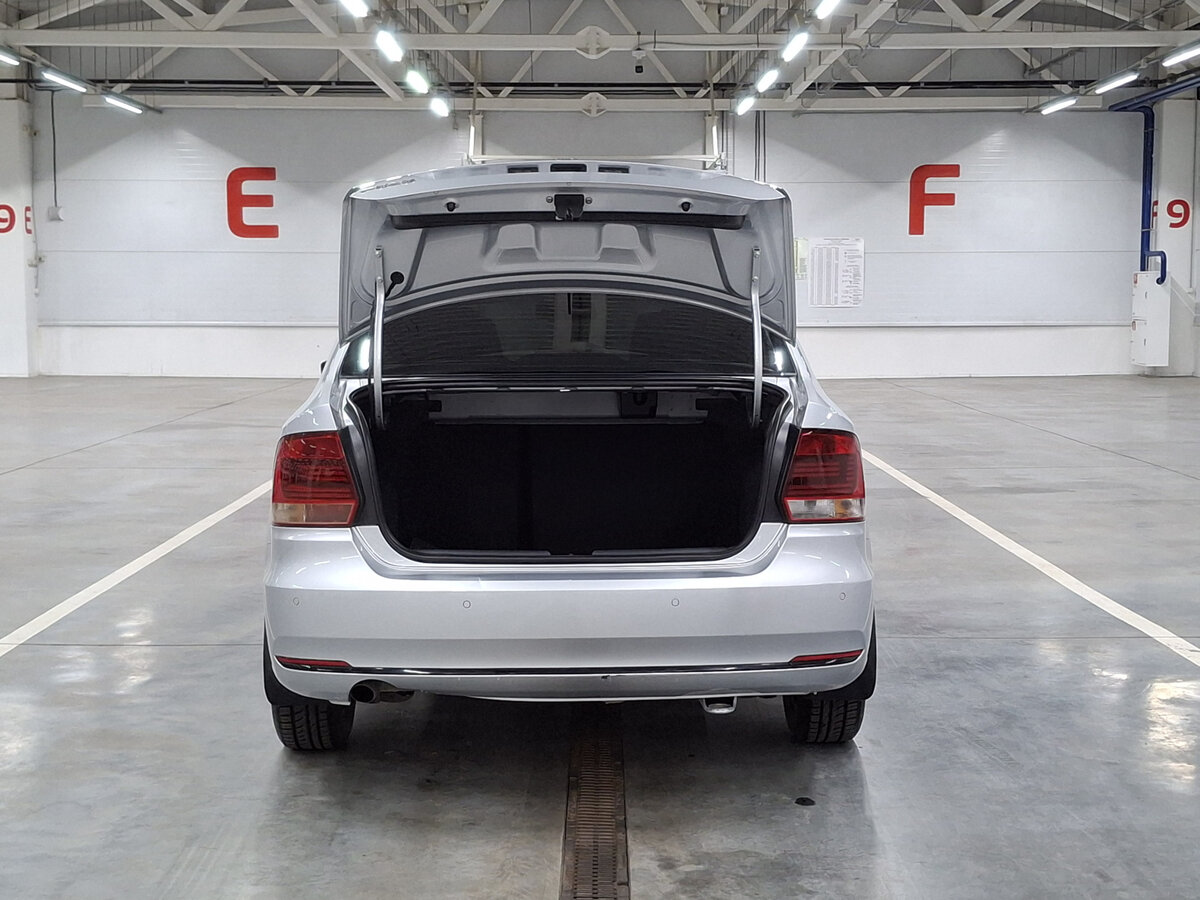 Volkswagen Polo с пробегом — 2016 год. Фото: #9