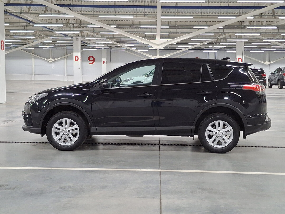 Toyota RAV4 с пробегом — 2019 год. Фото: #7