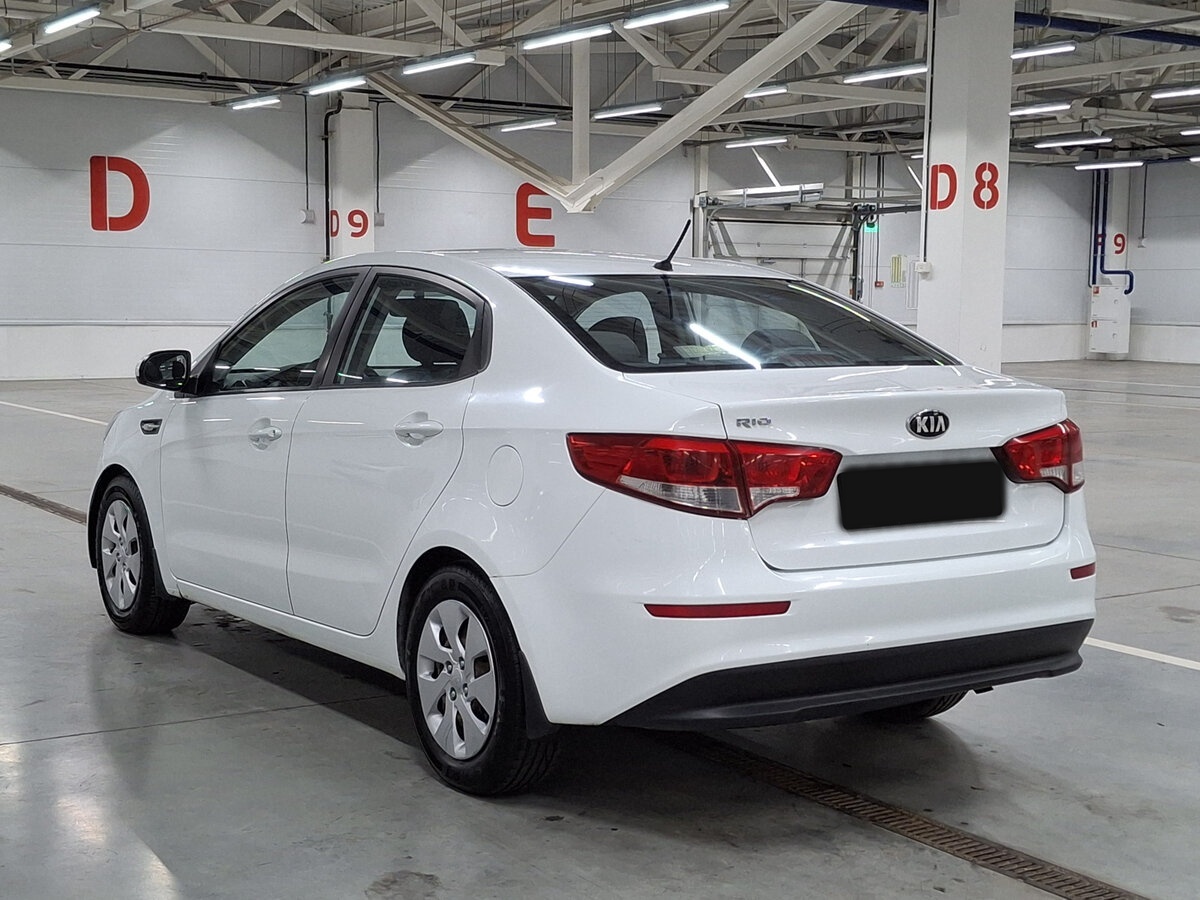 Kia Rio с пробегом — 2015 год. Фото: #6