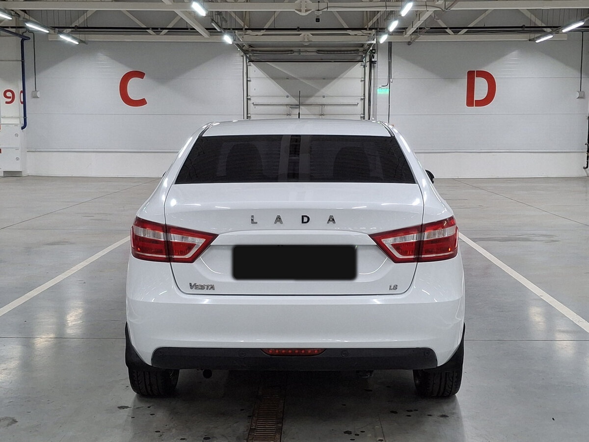 Lada (ВАЗ) Vesta с пробегом — 2017 год. Фото: #5