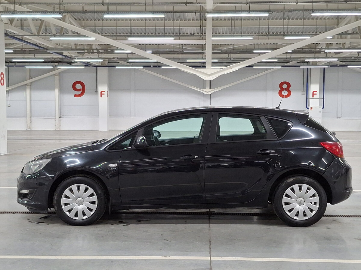 Opel Astra с пробегом — 2013 год. Фото: #7