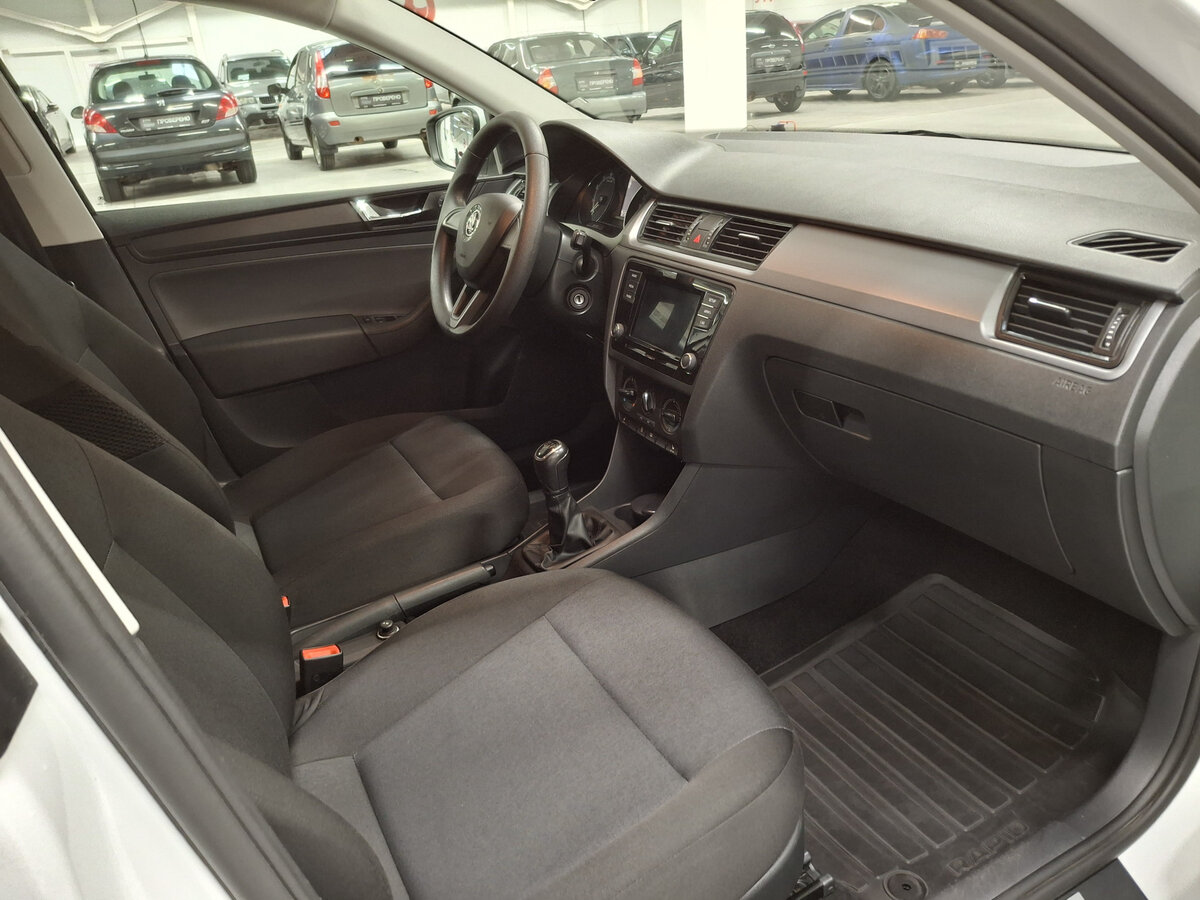 Skoda Rapid с пробегом — 2019 год. Фото: #10