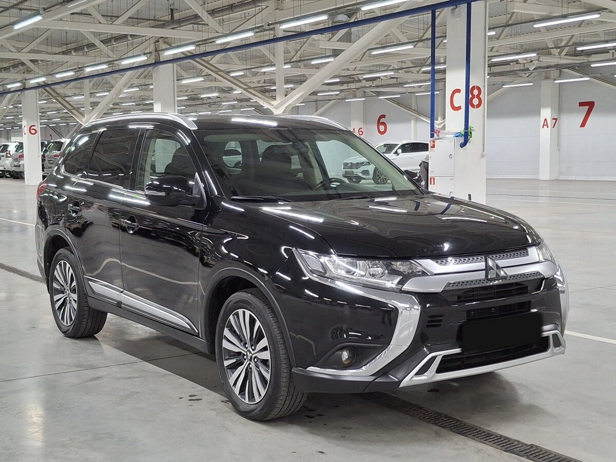 Mitsubishi Outlander с пробегом — 2020 год. Фото: #2