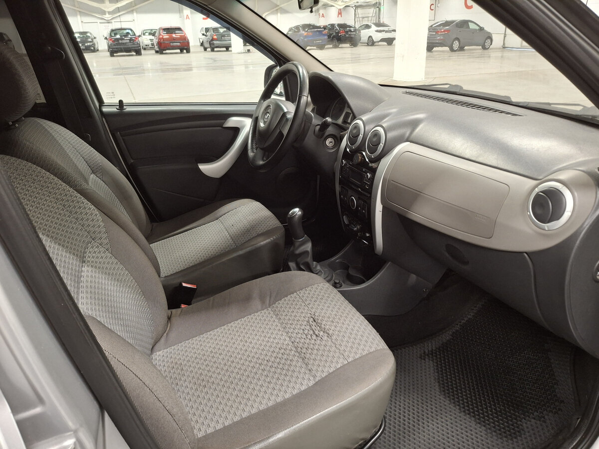 Lada (ВАЗ) Largus с пробегом — 2013 год. Фото: #10