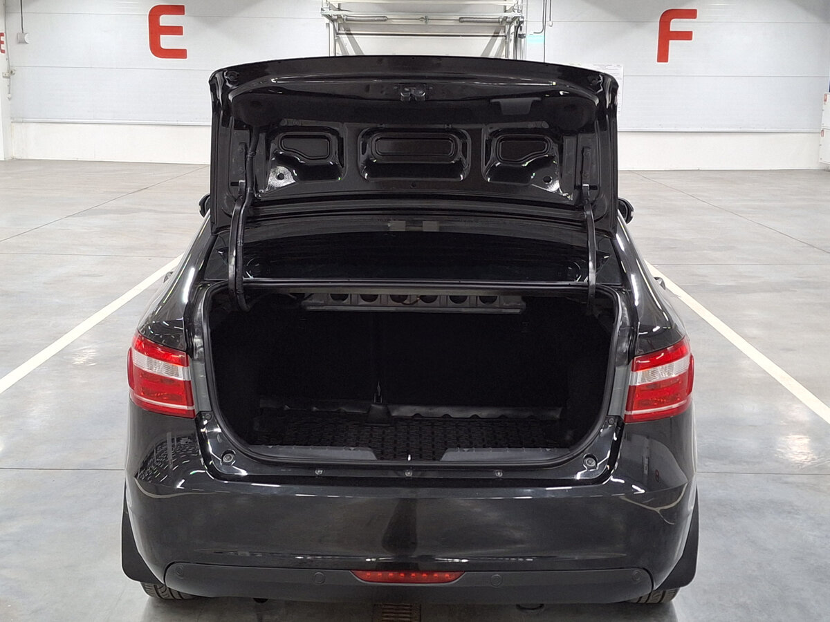 Lada (ВАЗ) Vesta с пробегом — 2018 год. Фото: #9