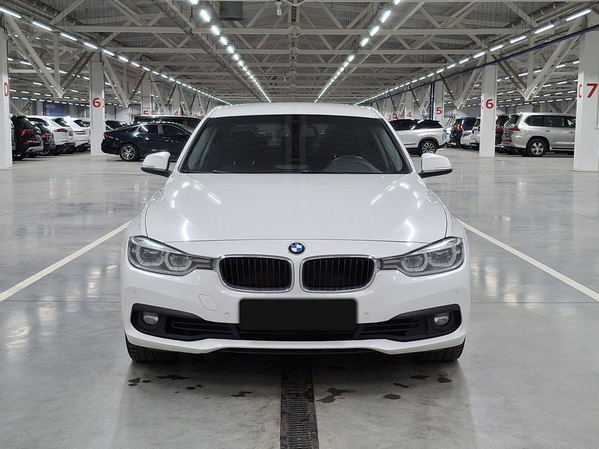 BMW 3 серии с пробегом — 2015 год. Фото: #1