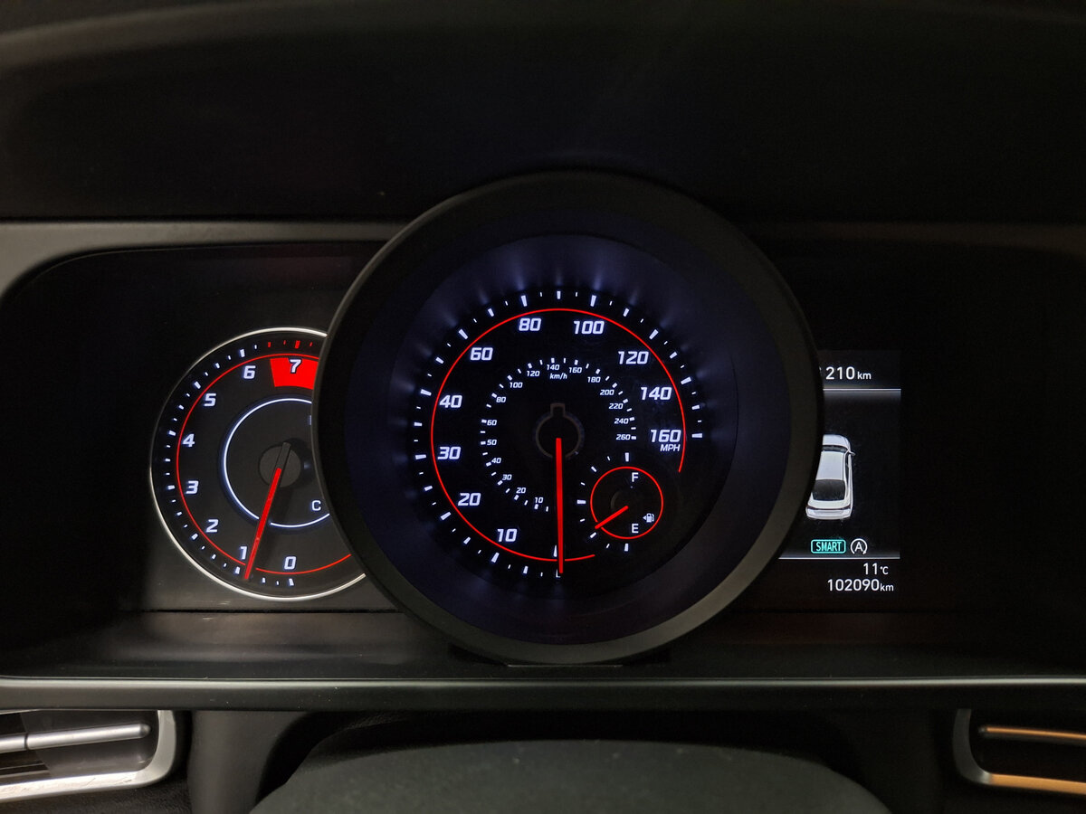 Hyundai Elantra с пробегом — 2020 год. Фото: #12