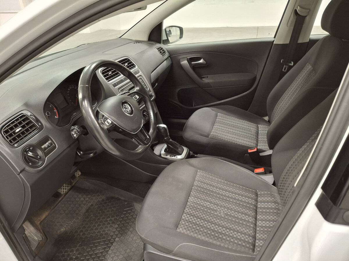 Volkswagen Polo с пробегом — 2019 год. Фото: #14