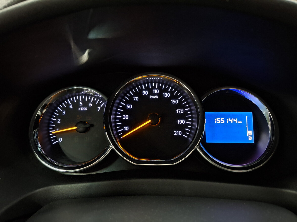 Renault Sandero с пробегом — 2017 год. Фото: #12