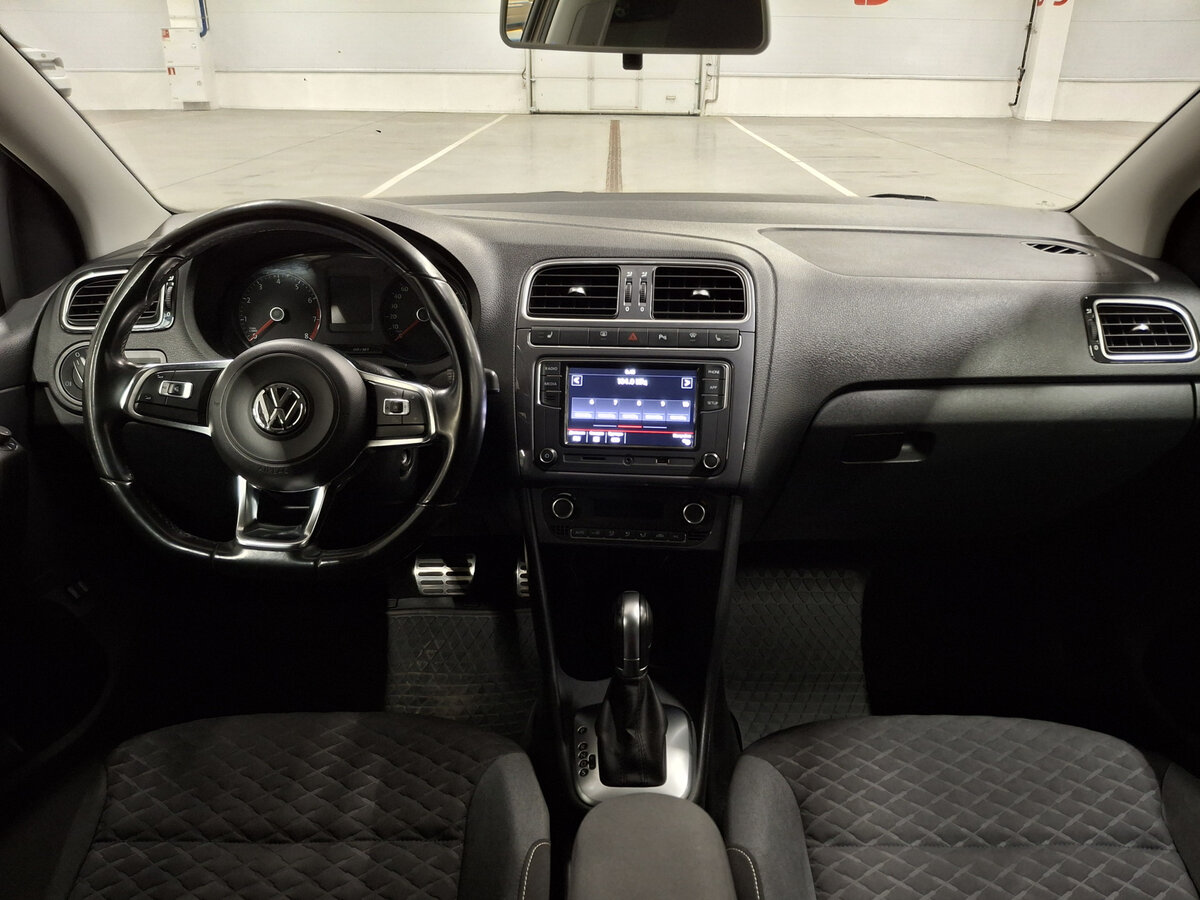 Volkswagen Polo с пробегом — 2018 год. Фото: #13