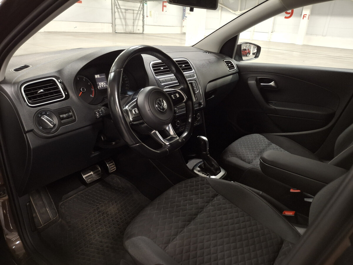 Volkswagen Polo с пробегом — 2018 год. Фото: #15