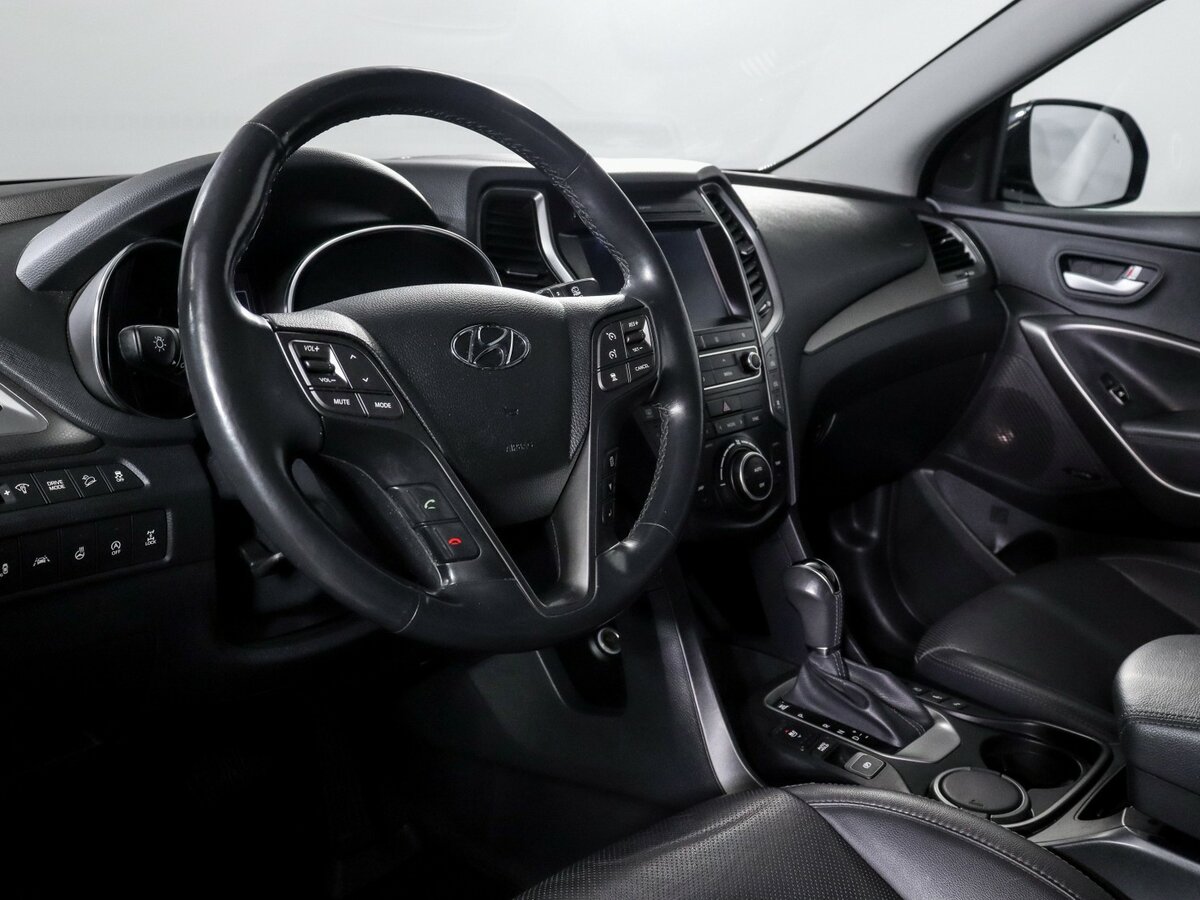 Hyundai Santa Fe с пробегом — 2017 год. Фото: #13