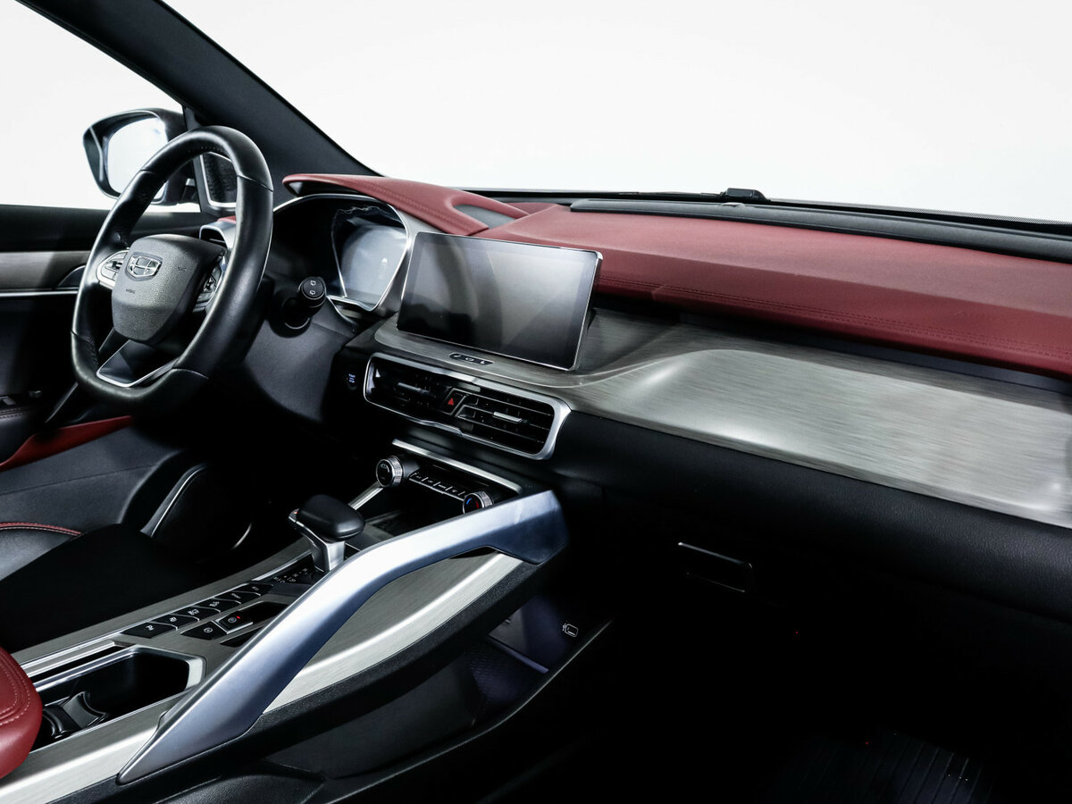 Geely Coolray с пробегом — 2023 год. Фото: #8