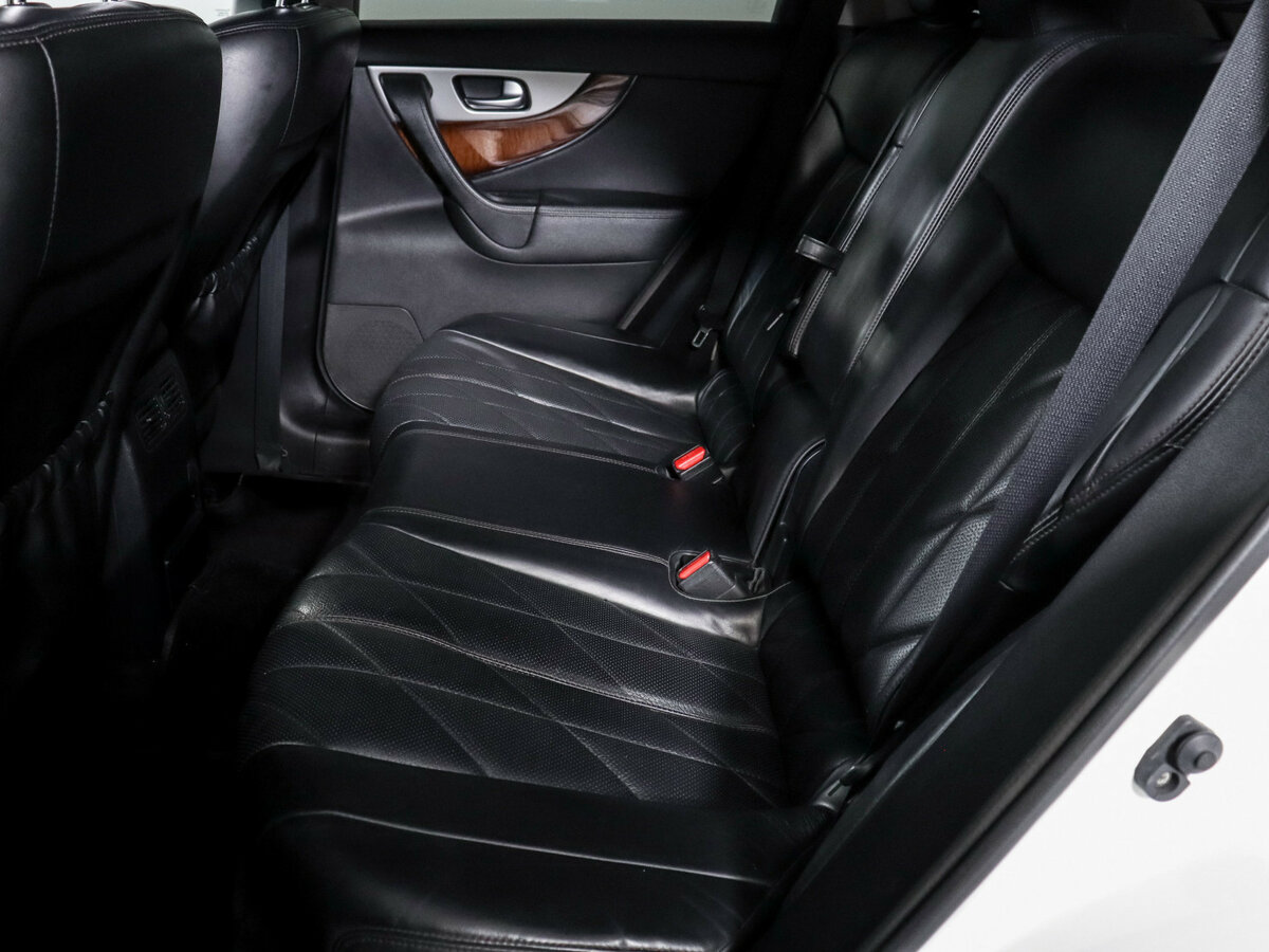 Infiniti FX с пробегом — 2012 год. Фото: #7