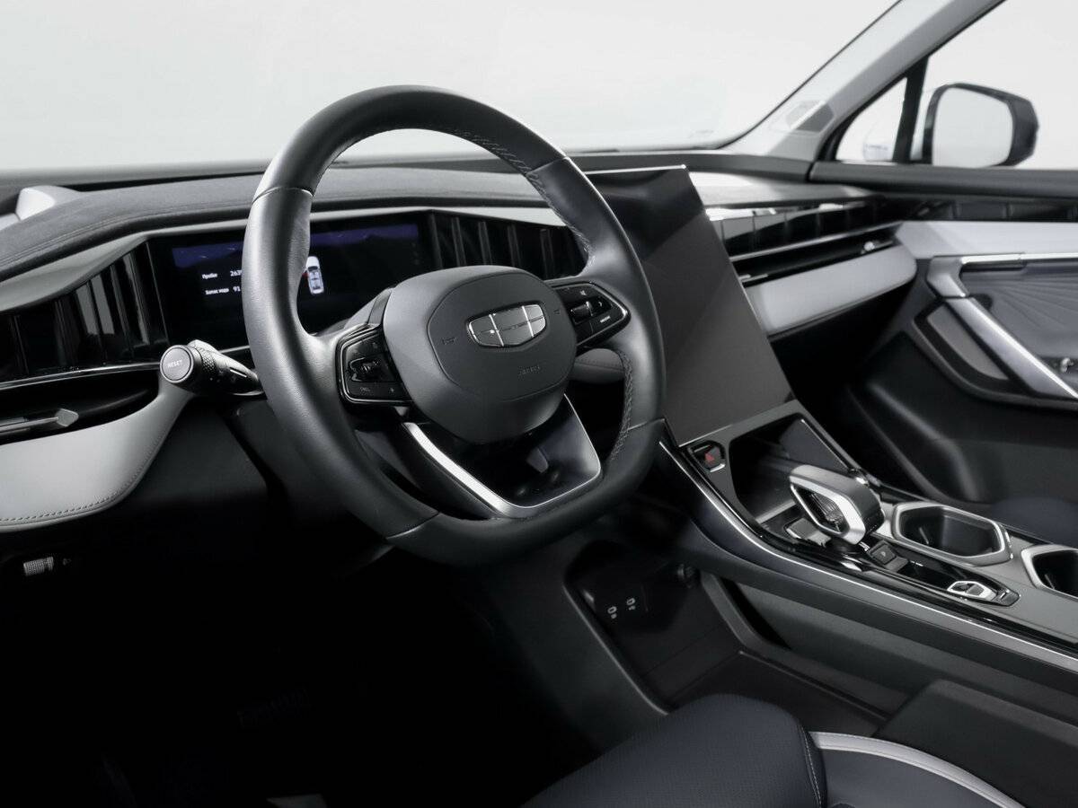 Geely Atlas с пробегом — 2023 год. Фото: #12