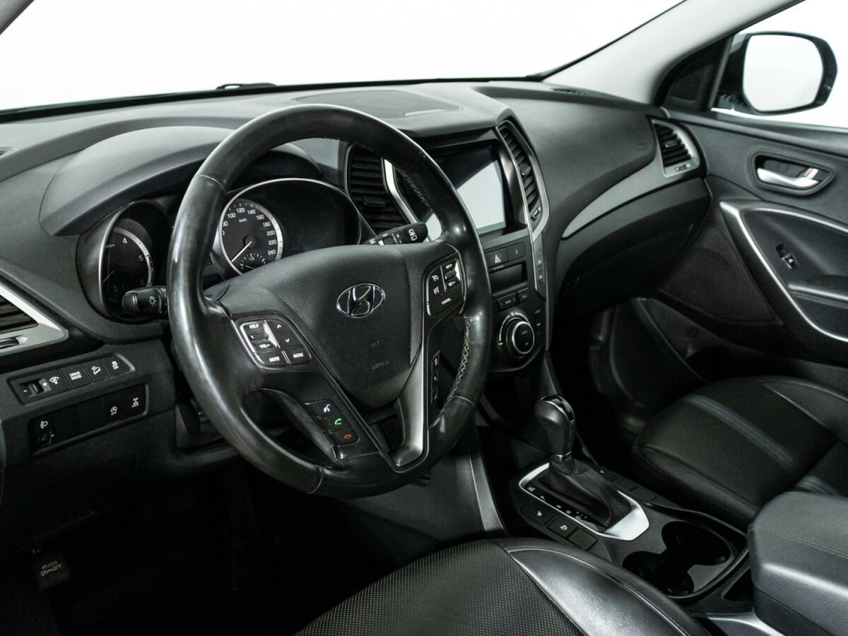 Hyundai Santa Fe с пробегом — 2017 год. Фото: #6