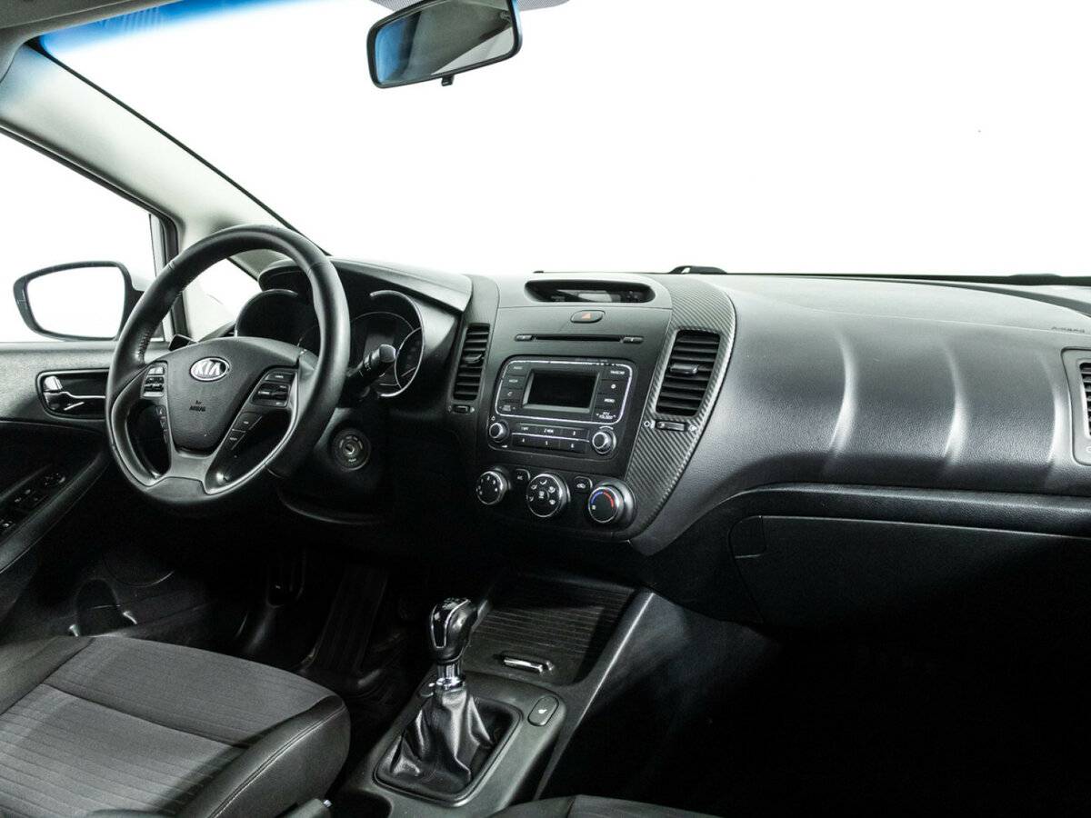Kia Cerato с пробегом — 2015 год. Фото: #8