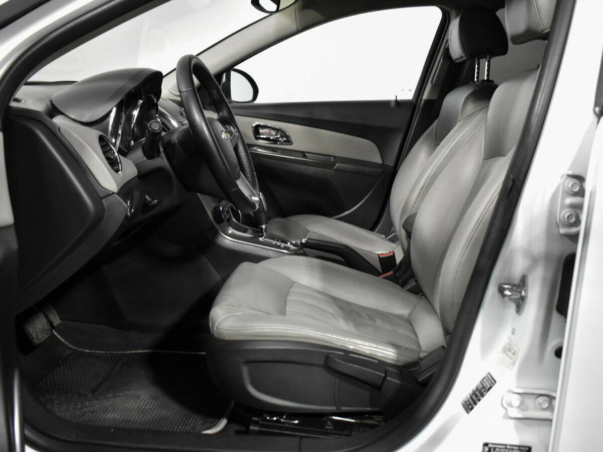 Chevrolet Cruze с пробегом — 2013 год. Фото: #7