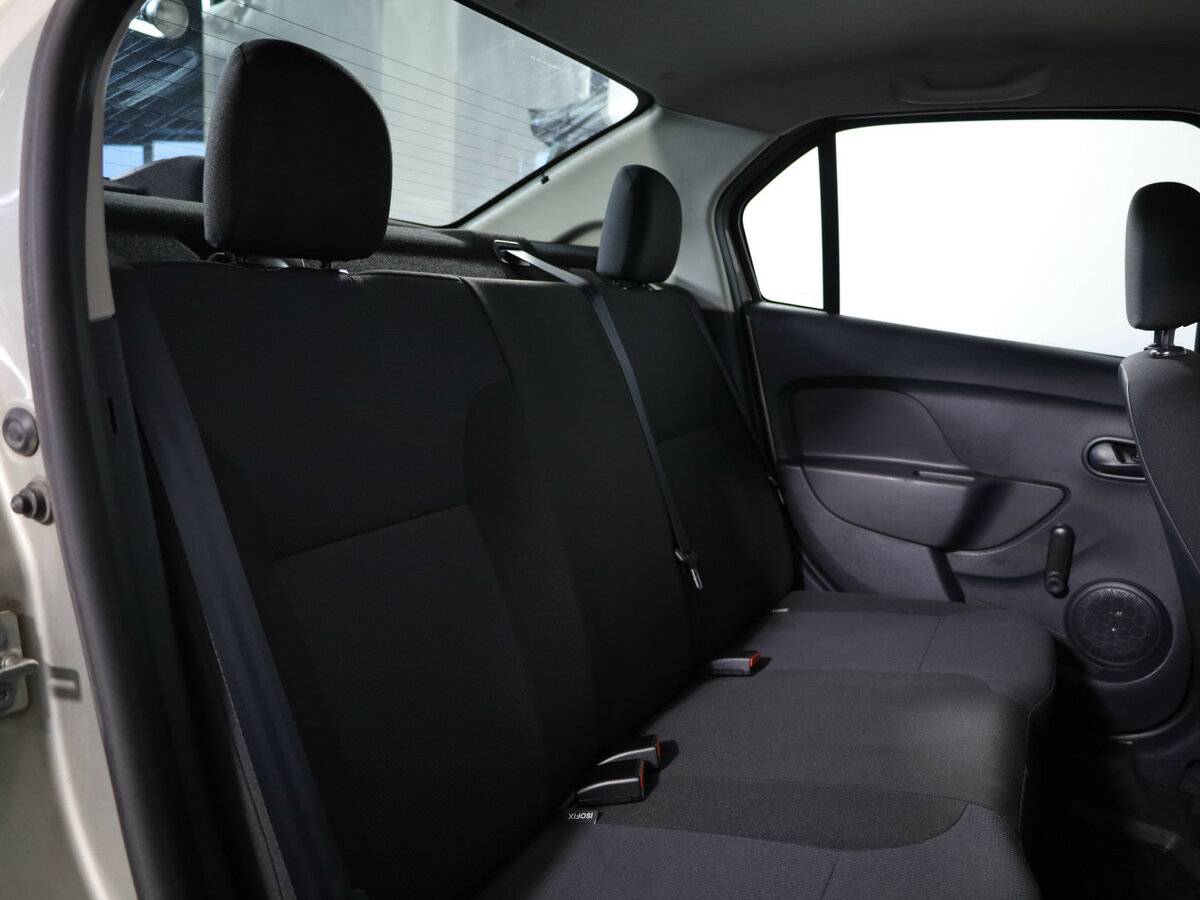 Renault Logan с пробегом — 2015 год. Фото: #12