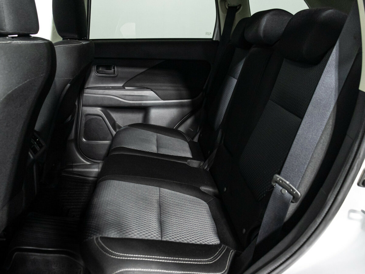 Mitsubishi Outlander с пробегом — 2019 год. Фото: #9