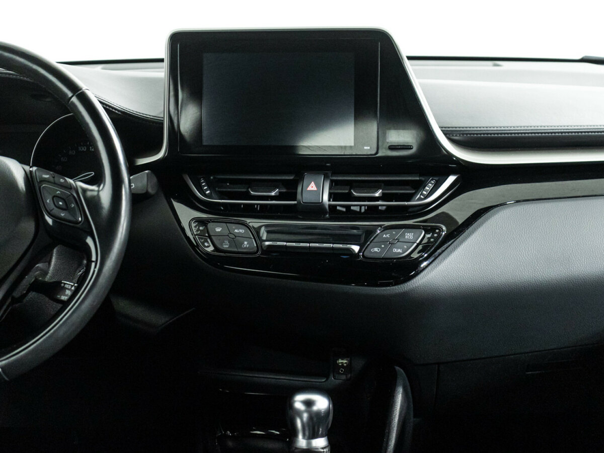 Toyota C-HR с пробегом — 2018 год. Фото: #13