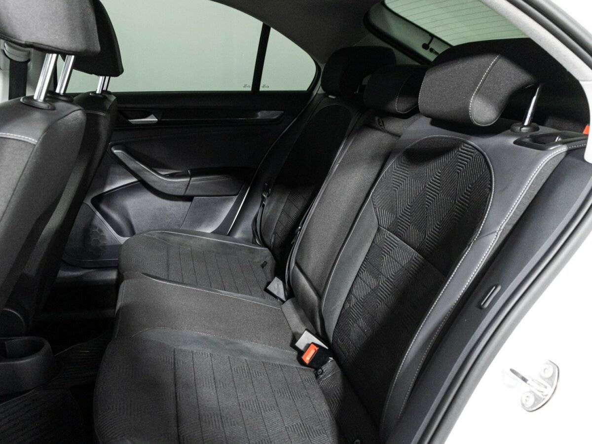 Volkswagen Polo с пробегом — 2020 год. Фото: #9