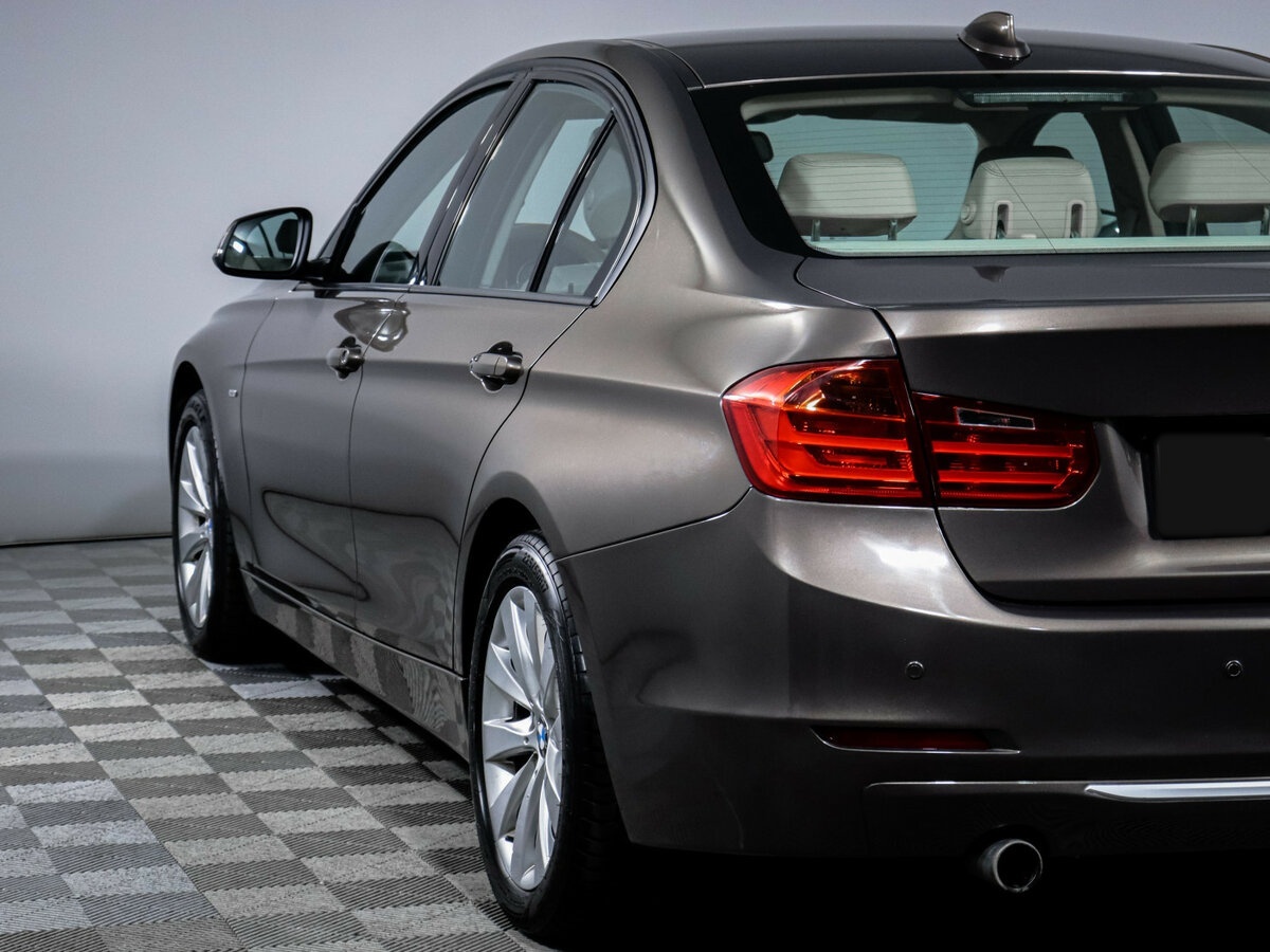 BMW 3 серии с пробегом — 2012 год. Фото: #13