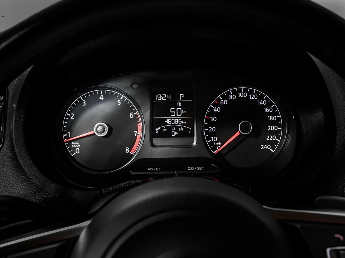 Volkswagen Polo с пробегом — 2018 год. Фото: #8