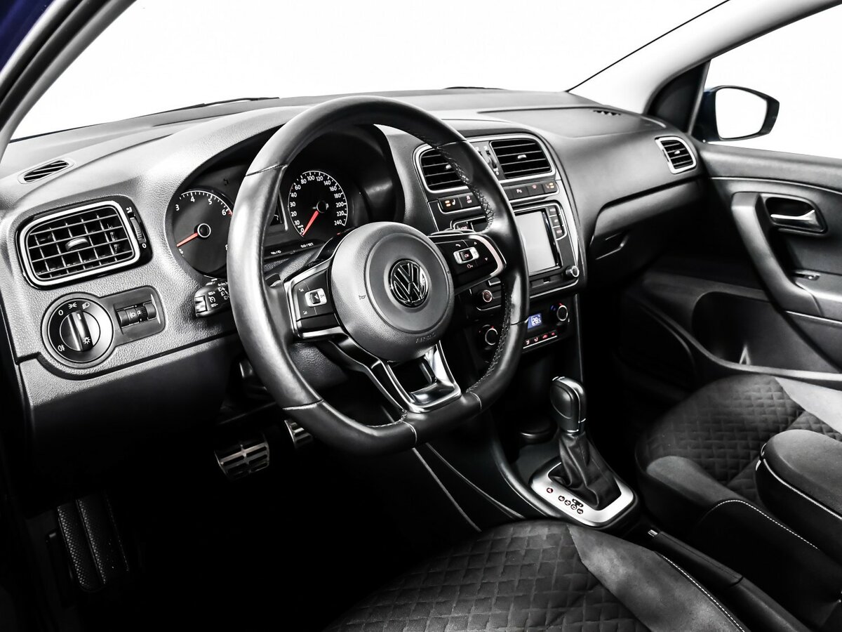 Volkswagen Polo с пробегом — 2018 год. Фото: #10