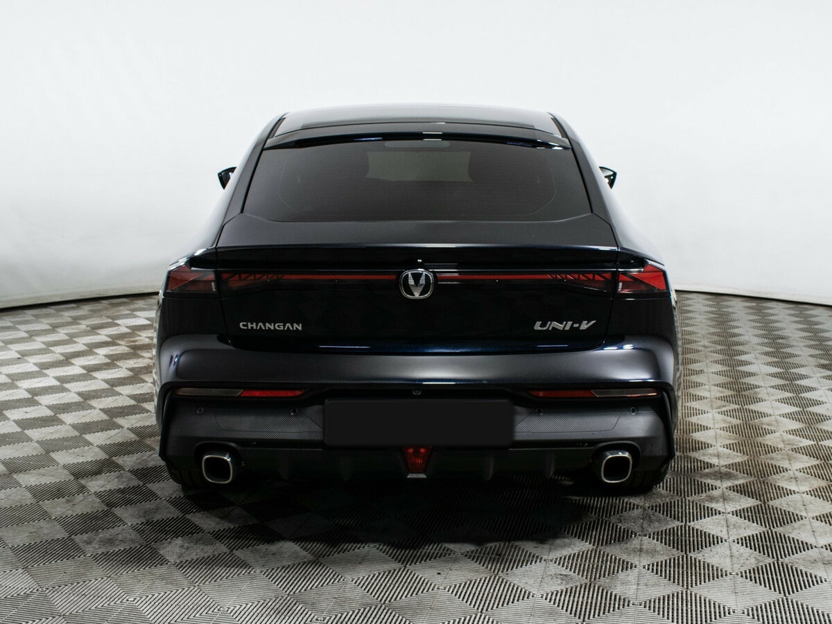 Changan UNI-V с пробегом — 2022 год. Фото: #4