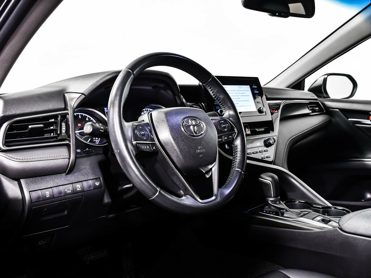 Toyota Camry с пробегом — 2021 год. Фото: #11